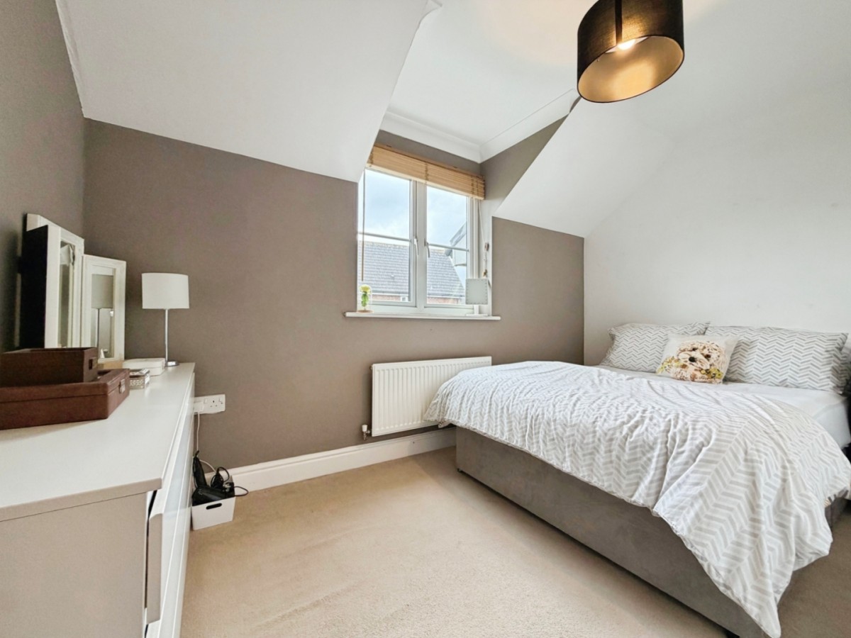 Guernsey Way, Kennington, Ashford