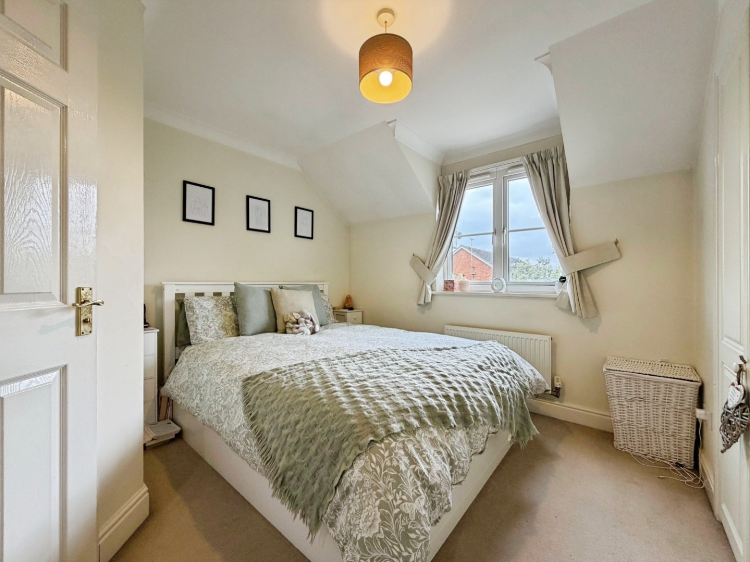 Guernsey Way, Kennington, Ashford