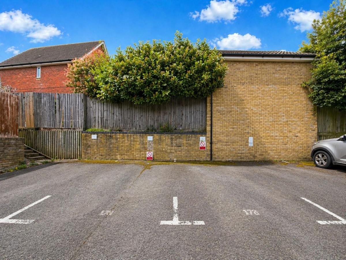 Guernsey Way, Kennington, Ashford