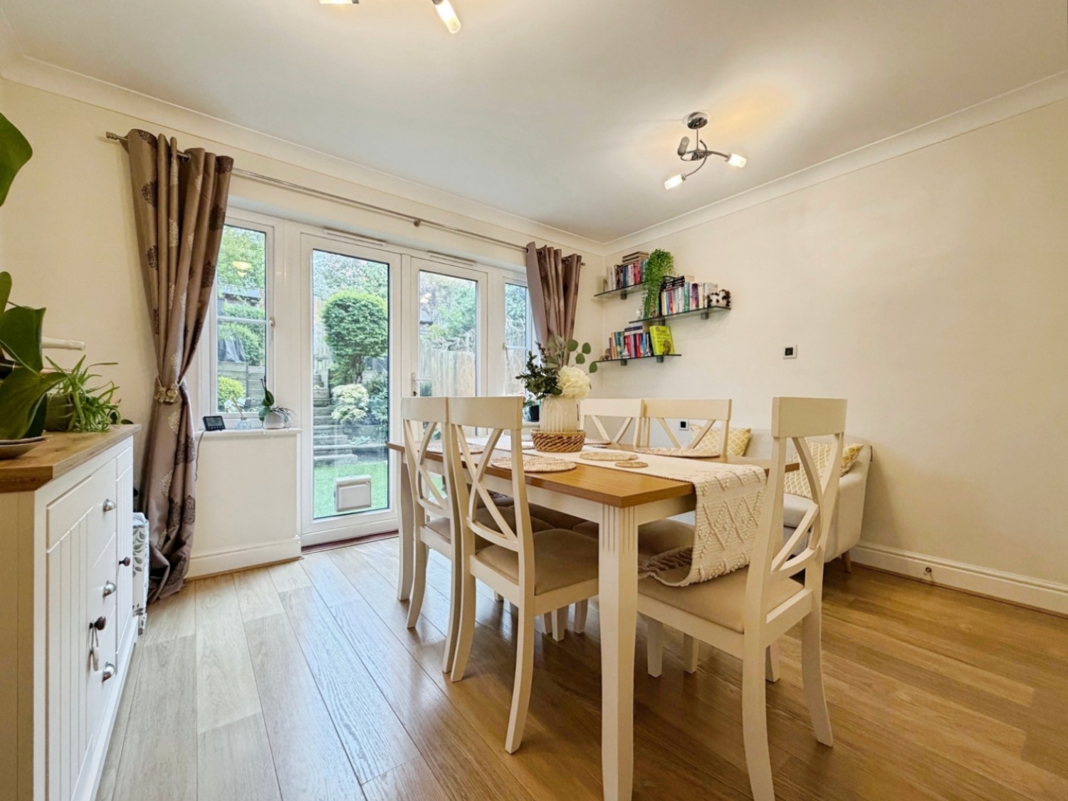 Guernsey Way, Kennington, Ashford