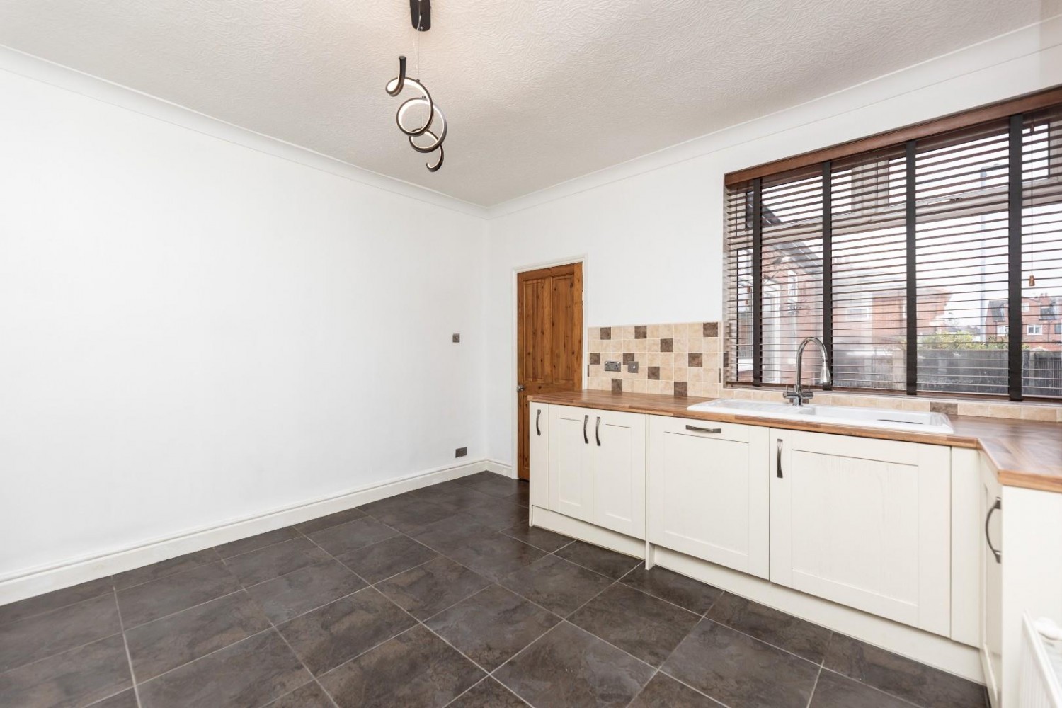 Manor Grove, Castleford