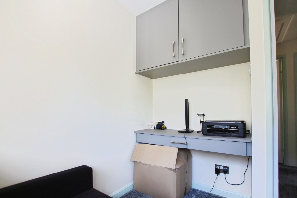 Holmefield View Bradford, BD4 0TJ