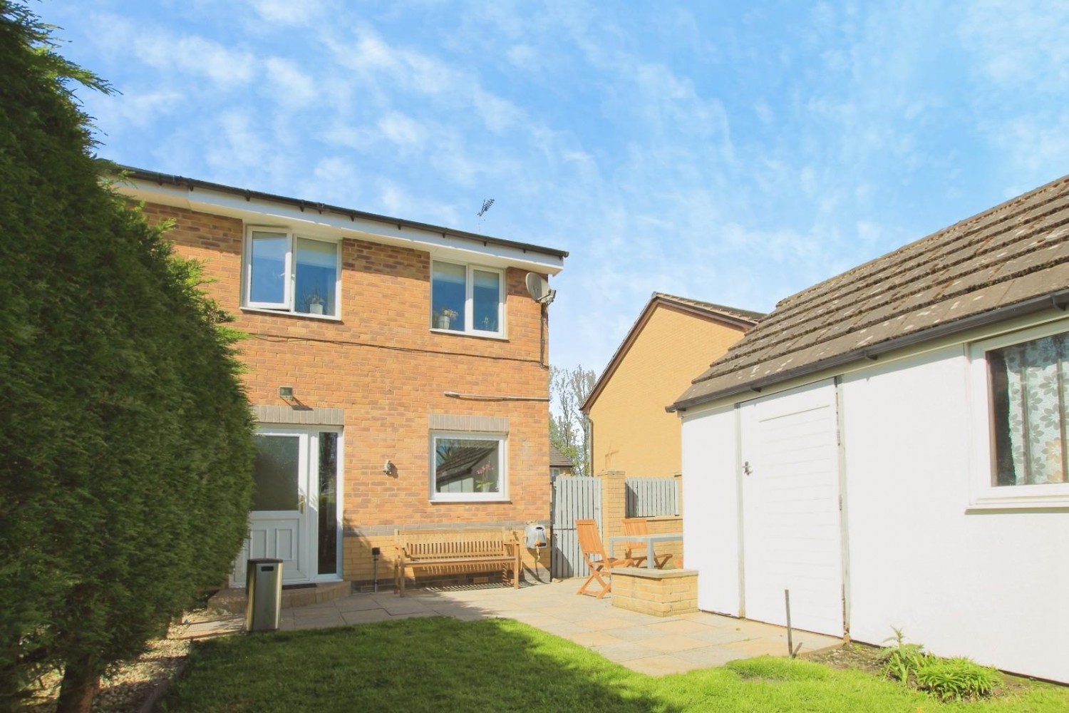 Holmefield View Bradford, BD4 0TJ