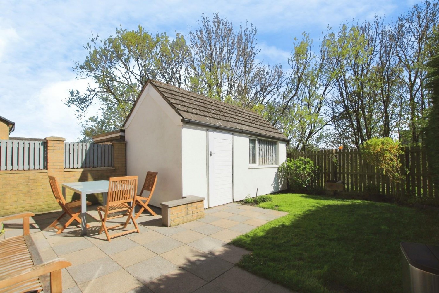 Holmefield View Bradford, BD4 0TJ