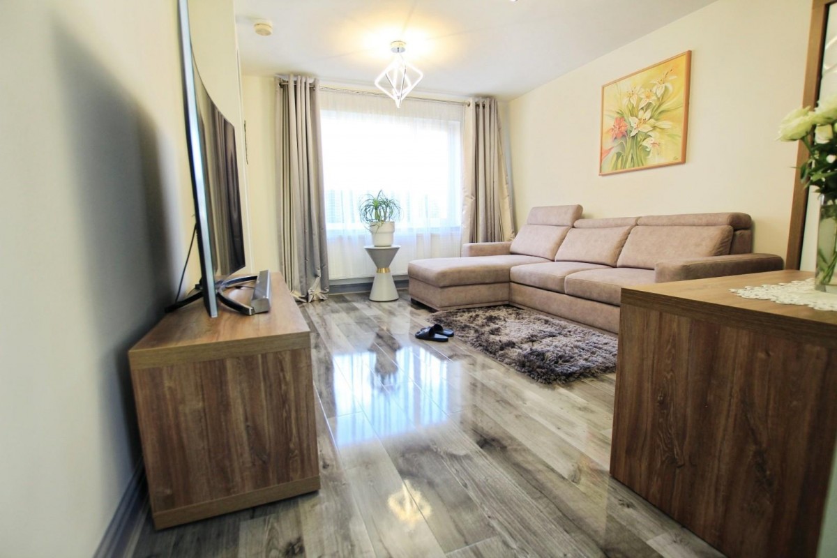 Holmefield View Bradford, BD4 0TJ