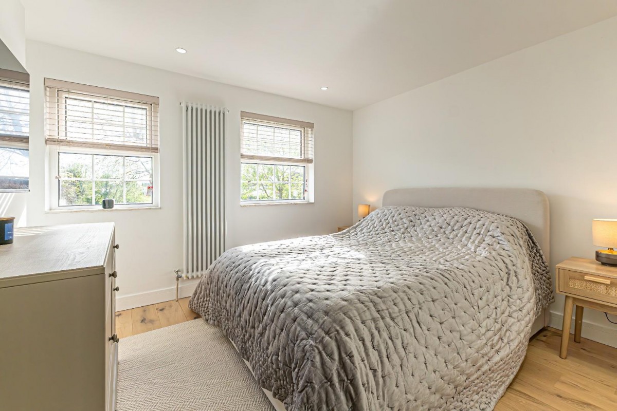 Cheddington Road, Pitstone