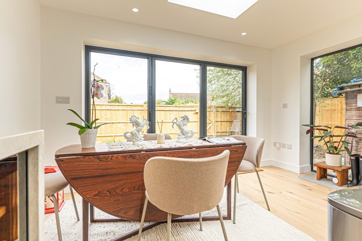 Cheddington Road, Pitstone