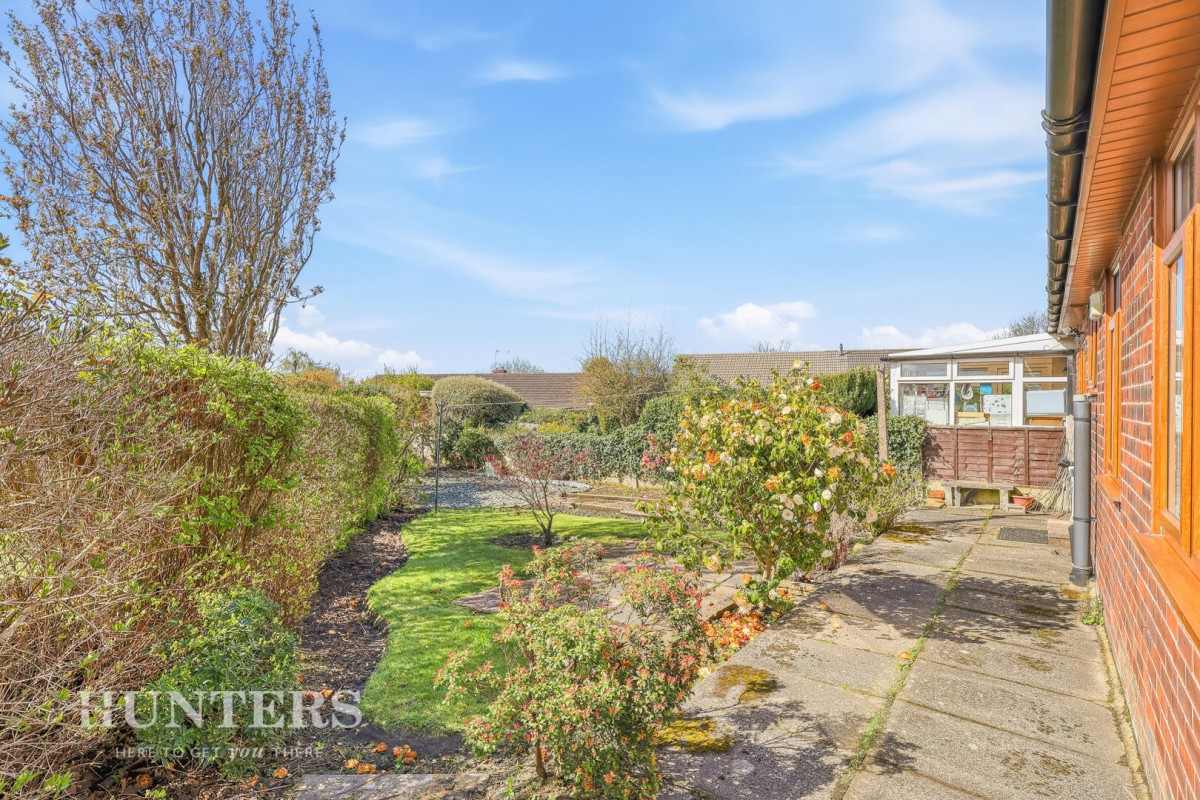 Birch Hill Crescent, Hurstead OL12 9QF