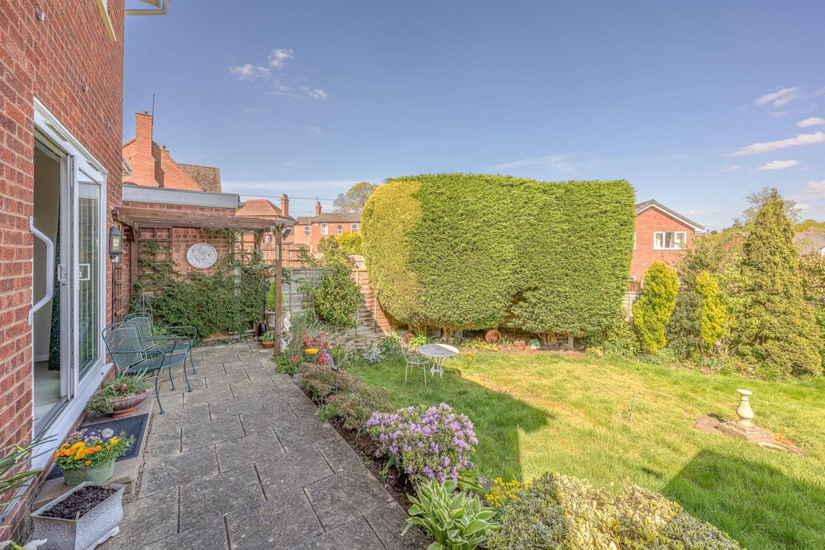 Cot Lane, Wordsley, DY8 5PP