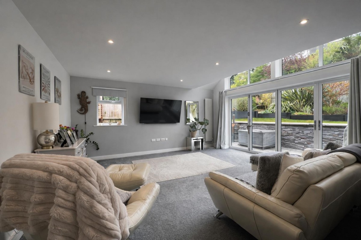 Woodland Avenue, Dursley, GL11 4EW