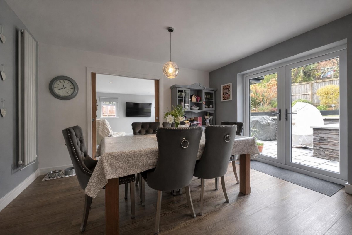 Woodland Avenue, Dursley, GL11 4EW