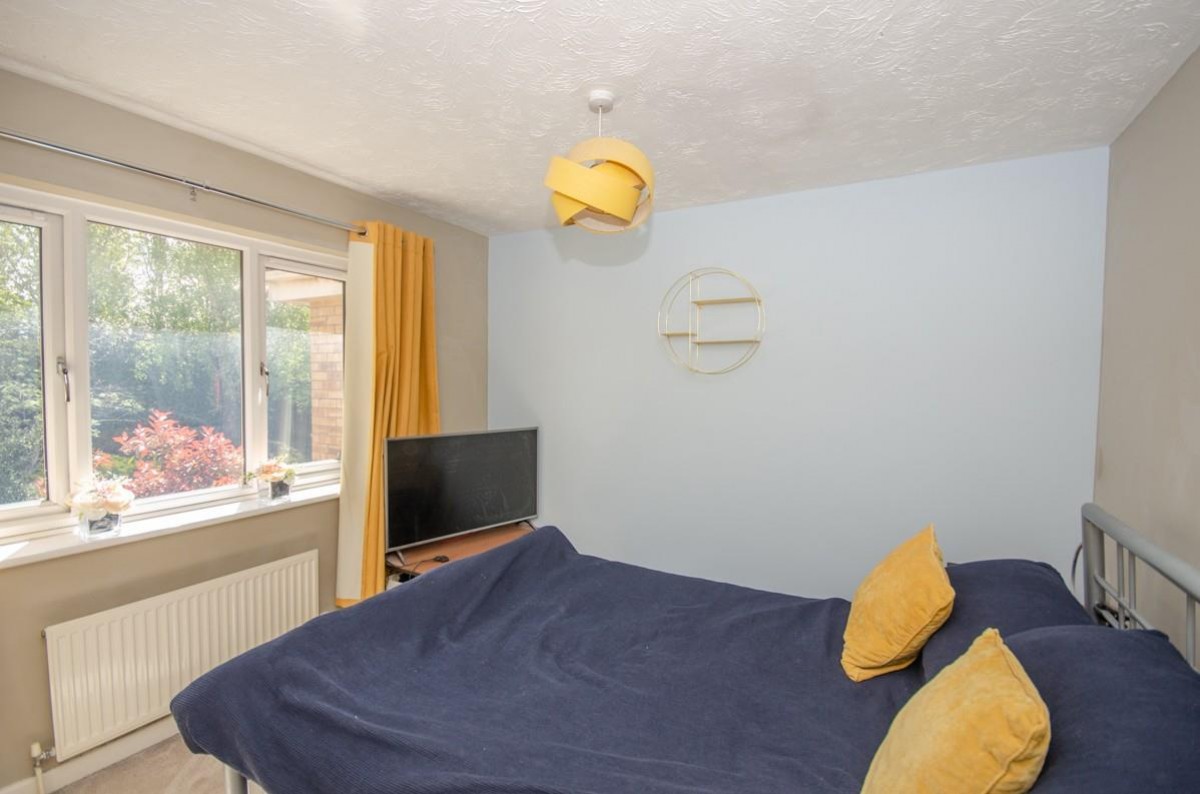 Elizabeth Way, Mangotsfield, Bristol, BS16 9LX