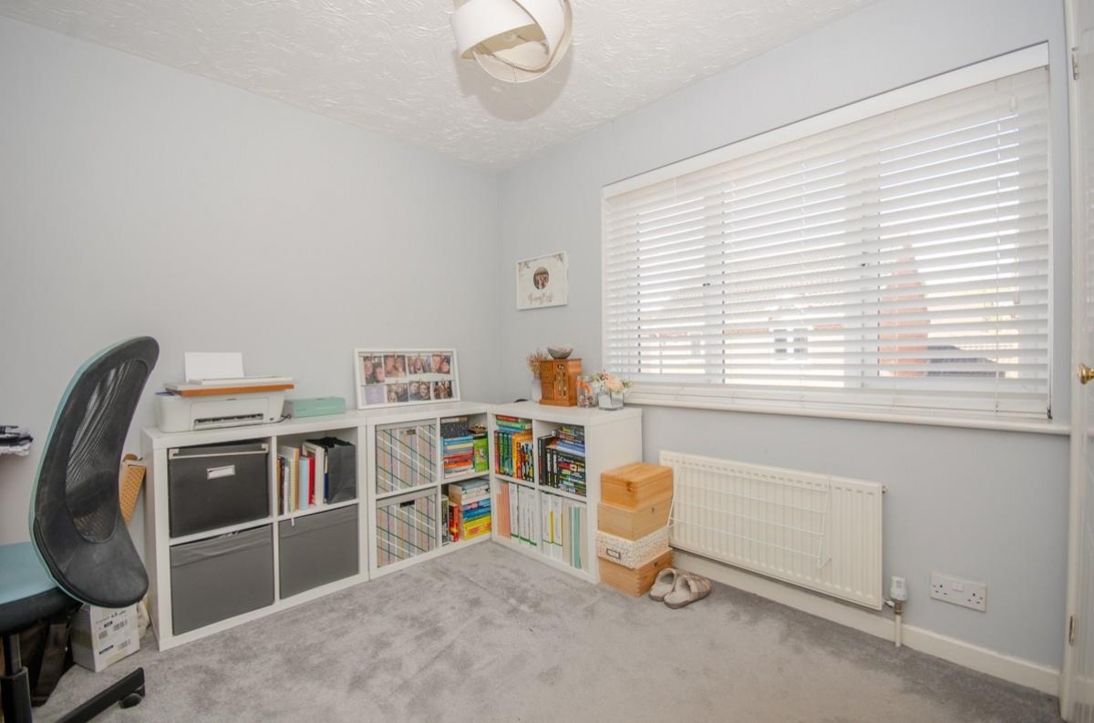 Elizabeth Way, Mangotsfield, Bristol, BS16 9LX