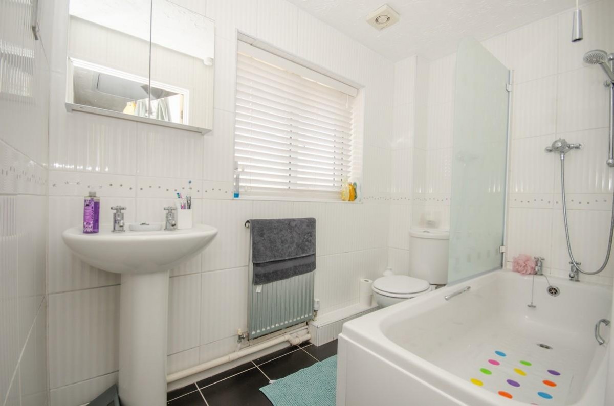 Elizabeth Way, Mangotsfield, Bristol, BS16 9LX