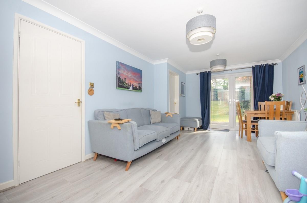 Elizabeth Way, Mangotsfield, Bristol, BS16 9LX