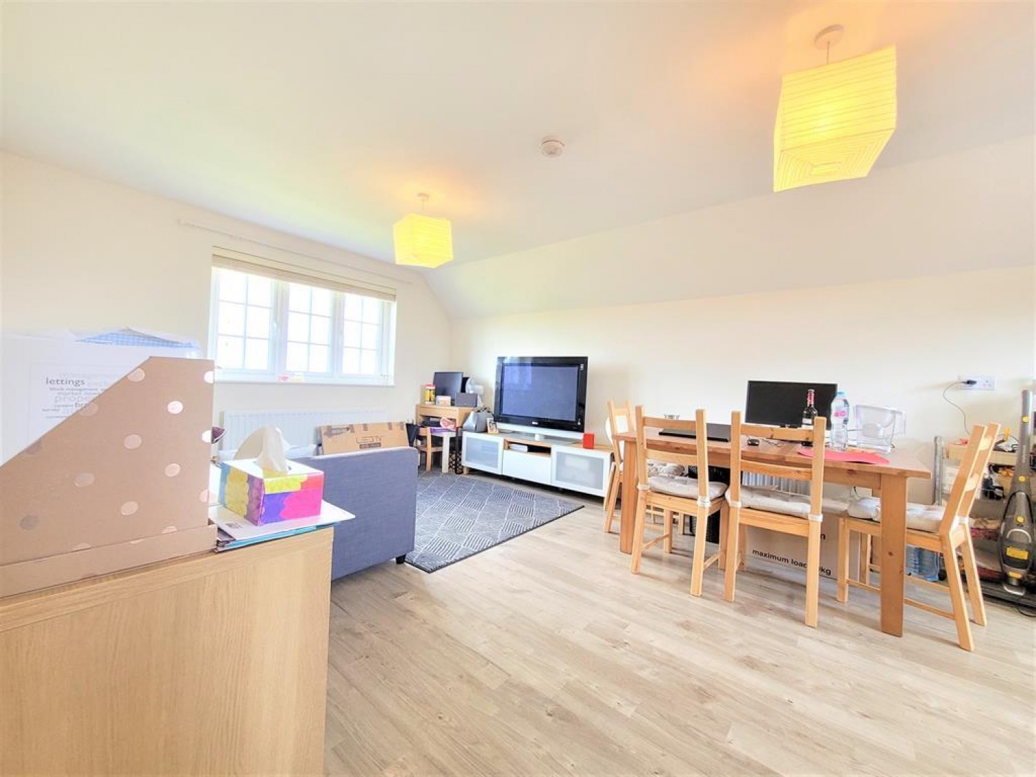 Falcon Way, Bracknell, RG12 8DQ