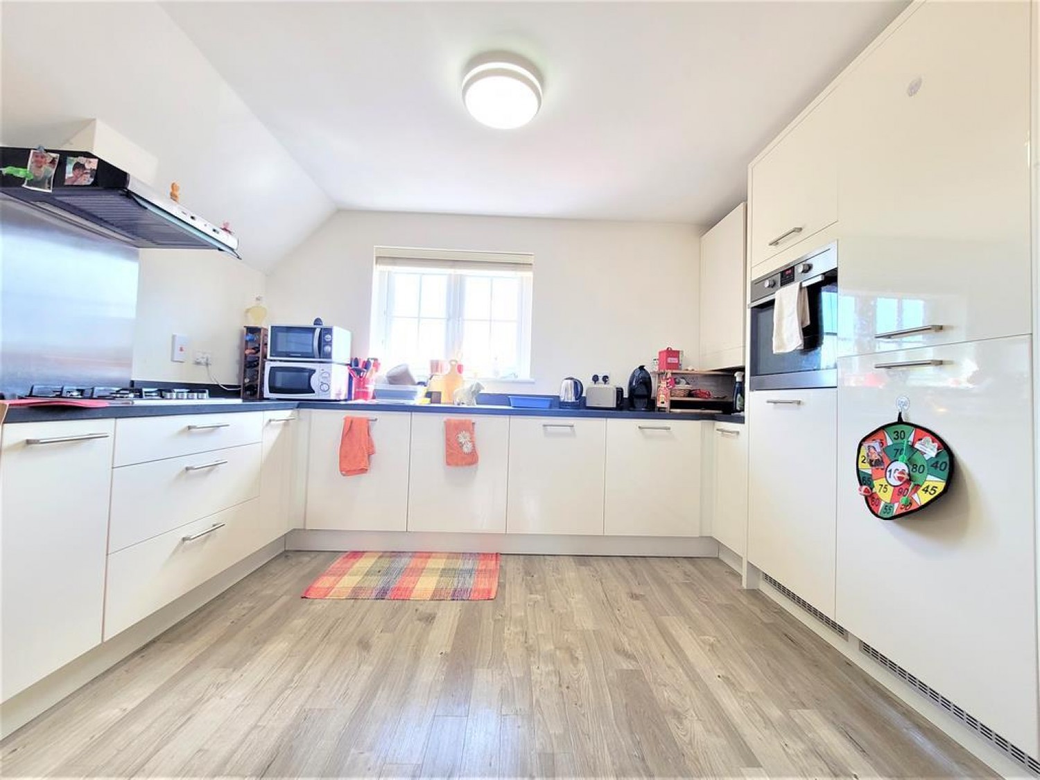 Falcon Way, Bracknell, RG12 8DQ