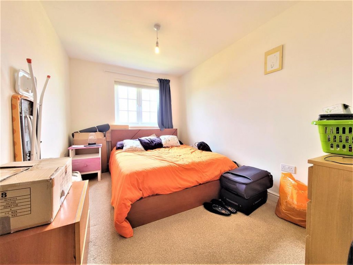Falcon Way, Bracknell, RG12 8DQ