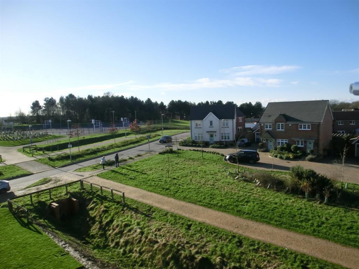 Falcon Way, Bracknell, RG12 8DQ