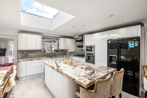 Larch Crescent, Hayes