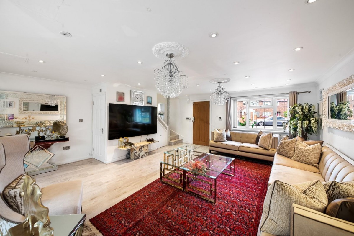 Larch Crescent, Hayes