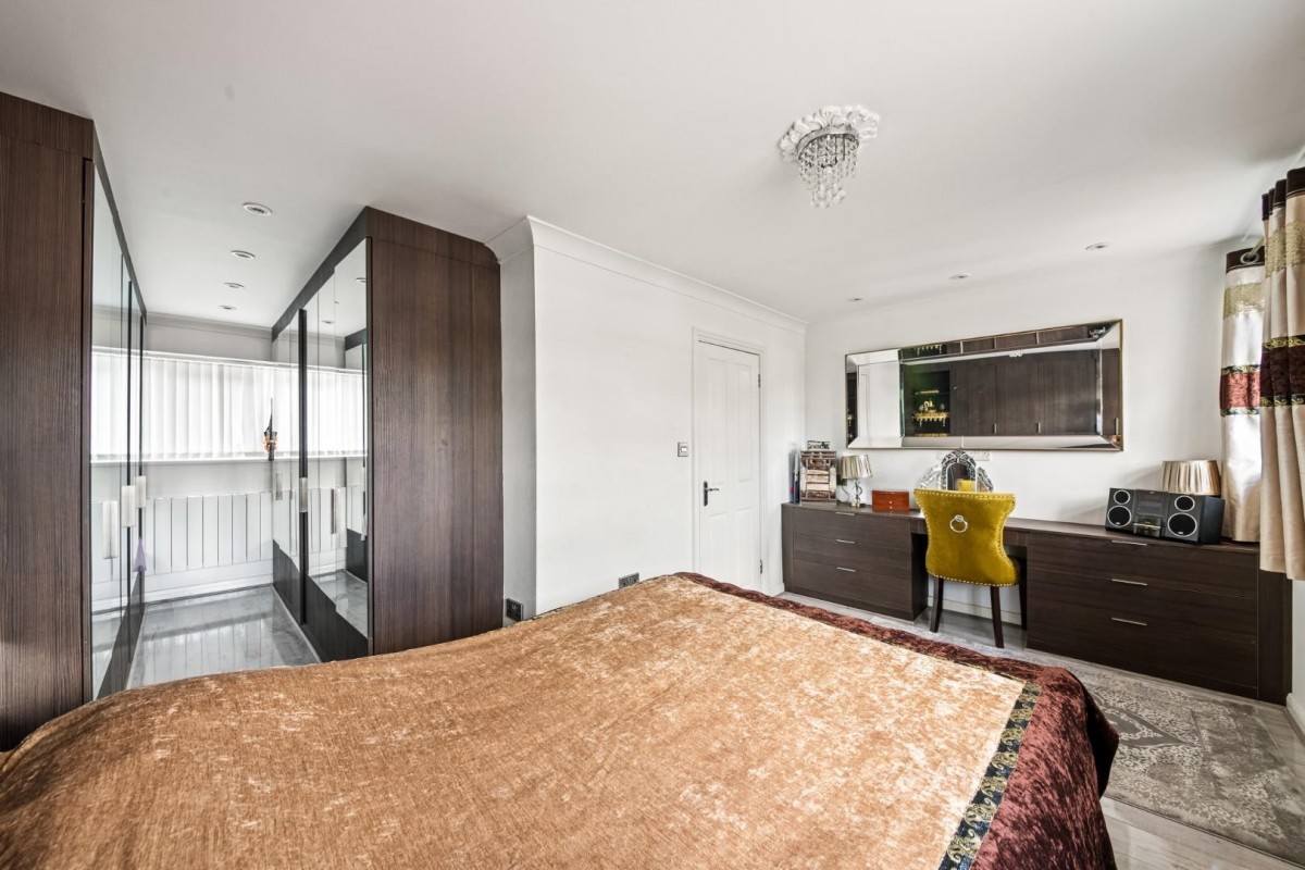 Larch Crescent, Hayes