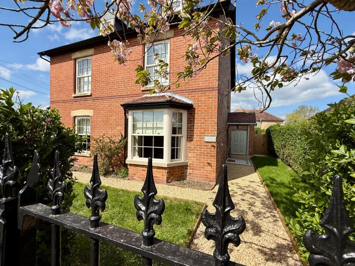 Laburnum Walk, Stonehouse