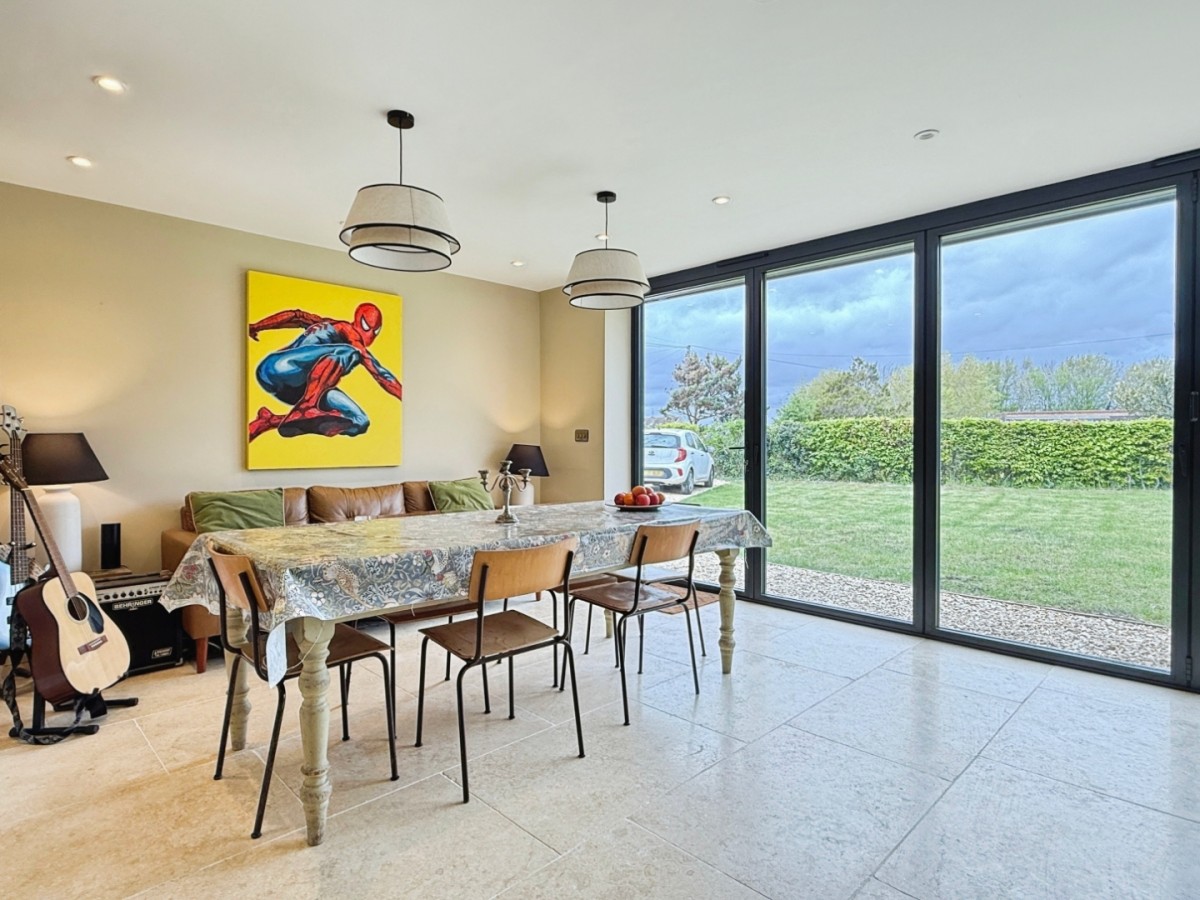 Laburnum Walk, Stonehouse