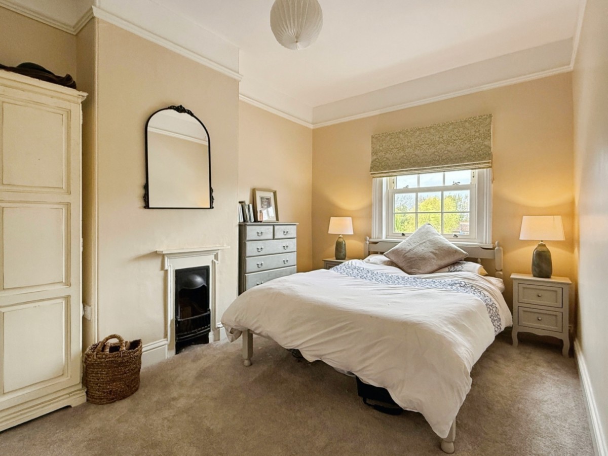 Laburnum Walk, Stonehouse