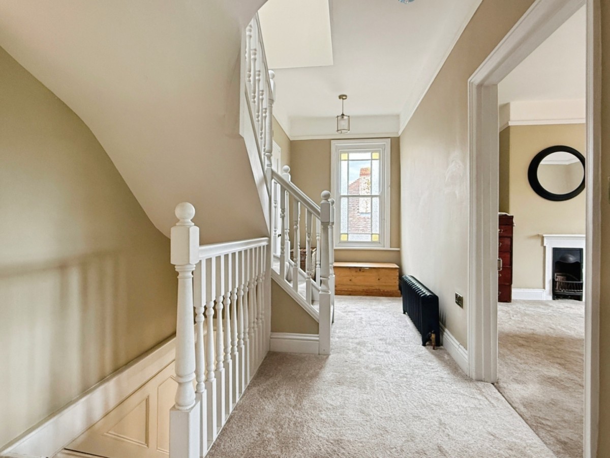 Laburnum Walk, Stonehouse