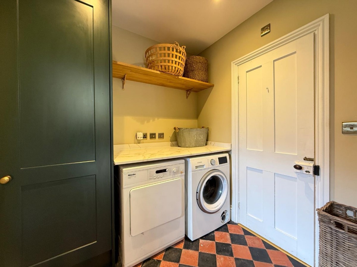 Laburnum Walk, Stonehouse