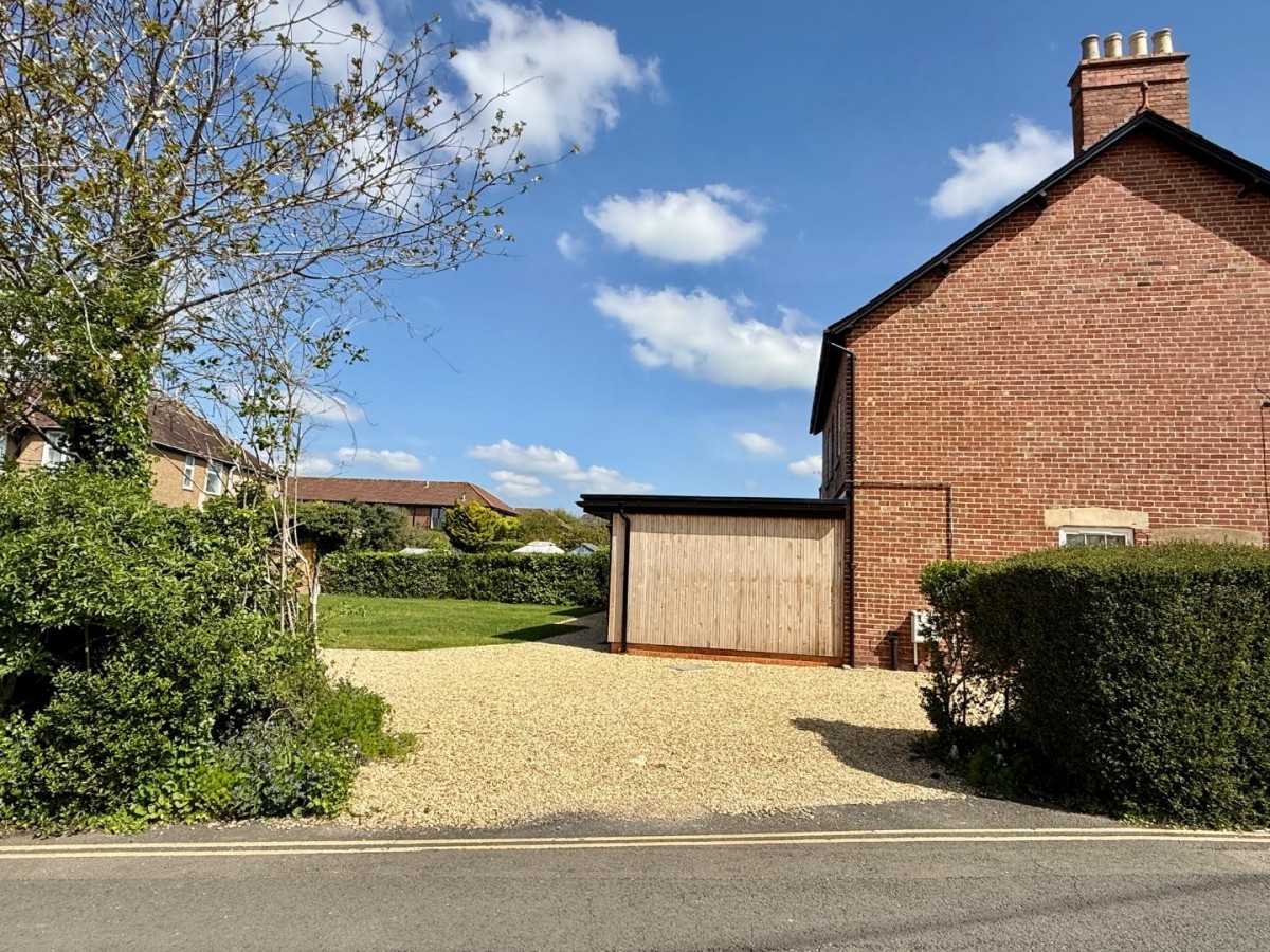 Laburnum Walk, Stonehouse