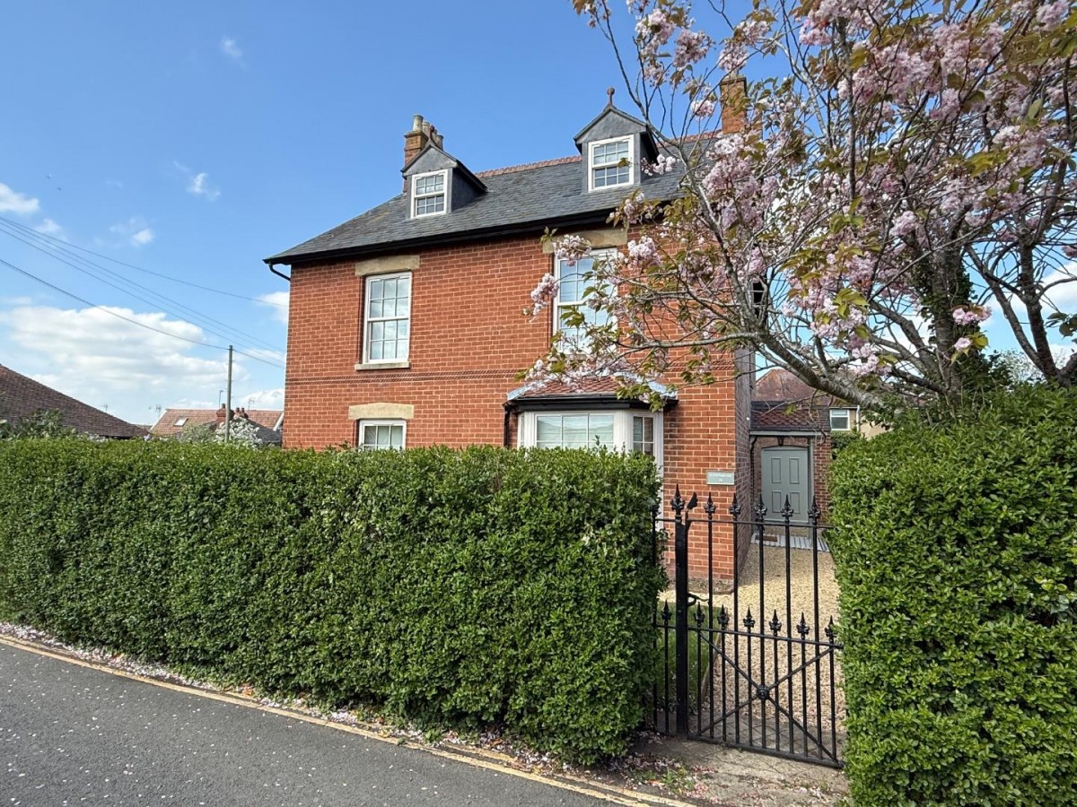 Laburnum Walk, Stonehouse