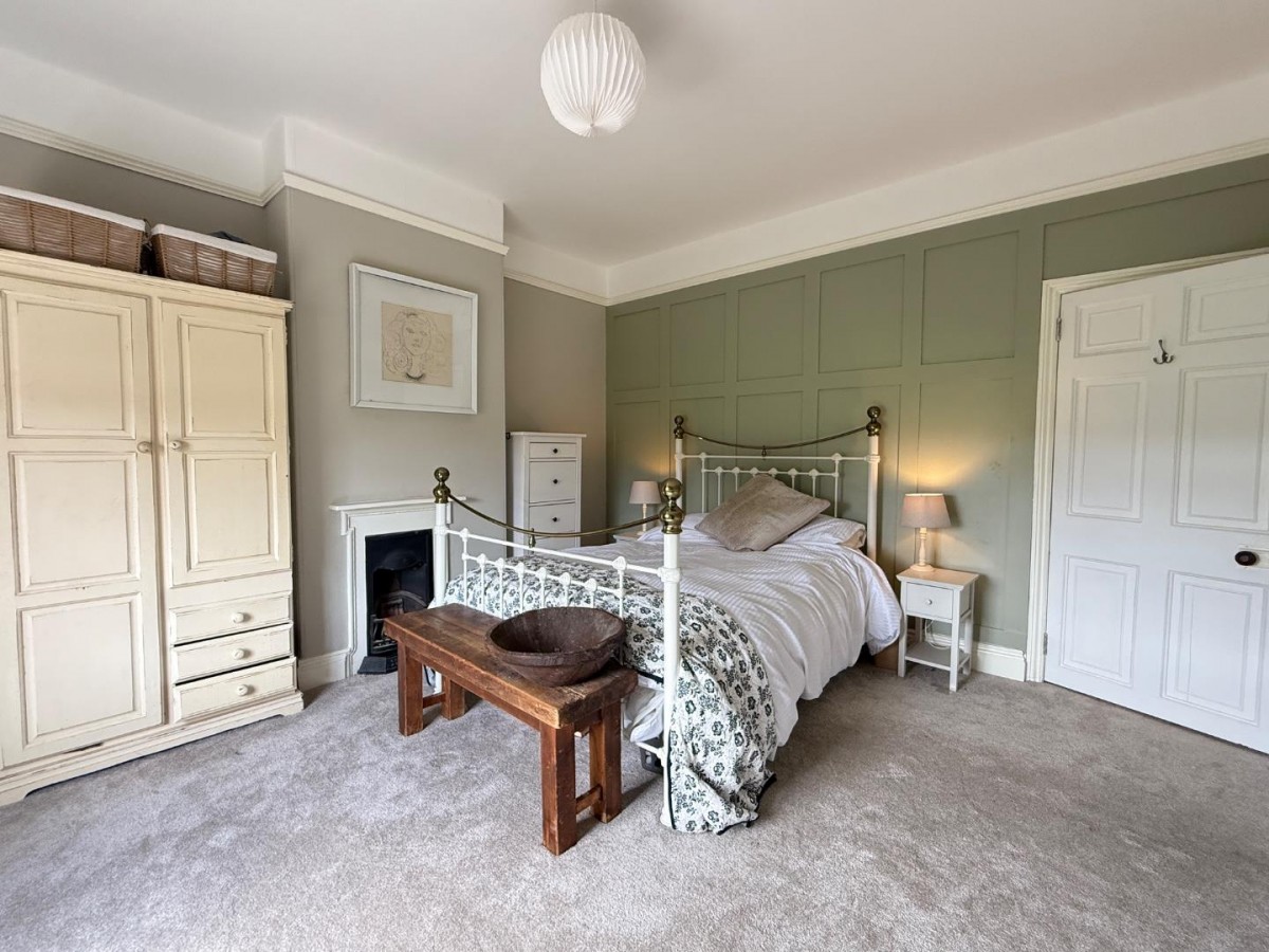 Laburnum Walk, Stonehouse