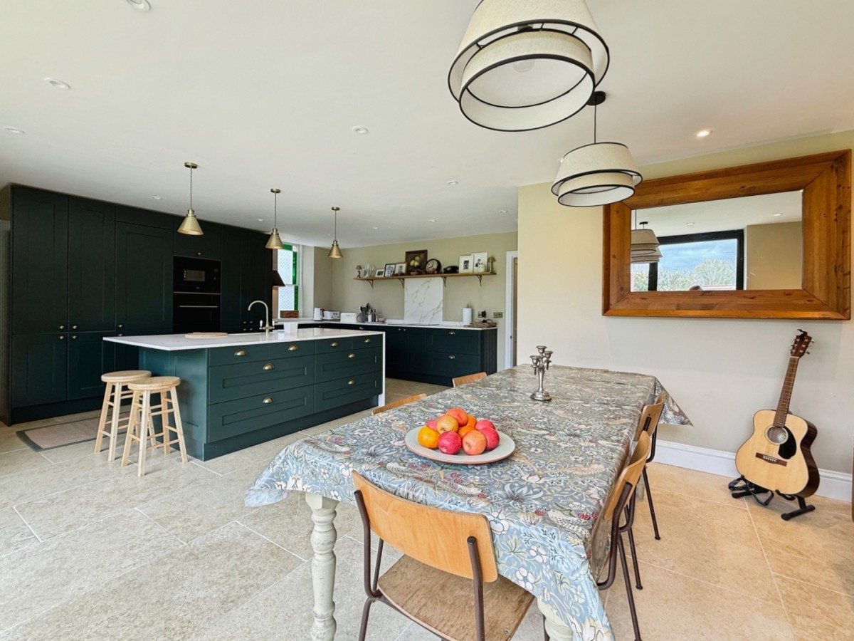 Laburnum Walk, Stonehouse