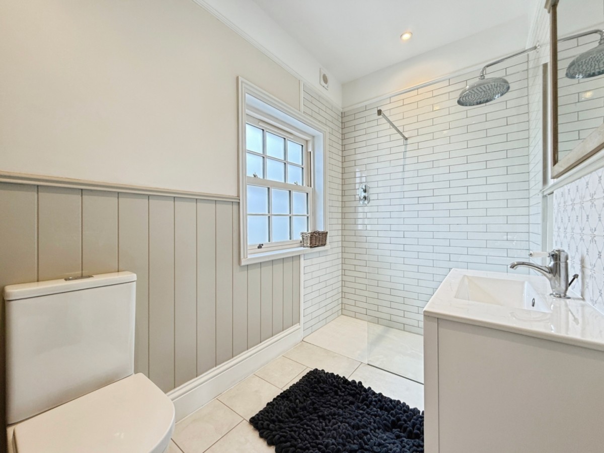 Laburnum Walk, Stonehouse