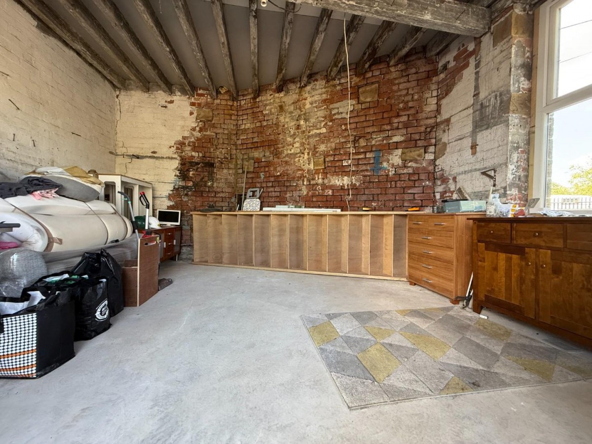 Low Mill Lane, Dewsbury