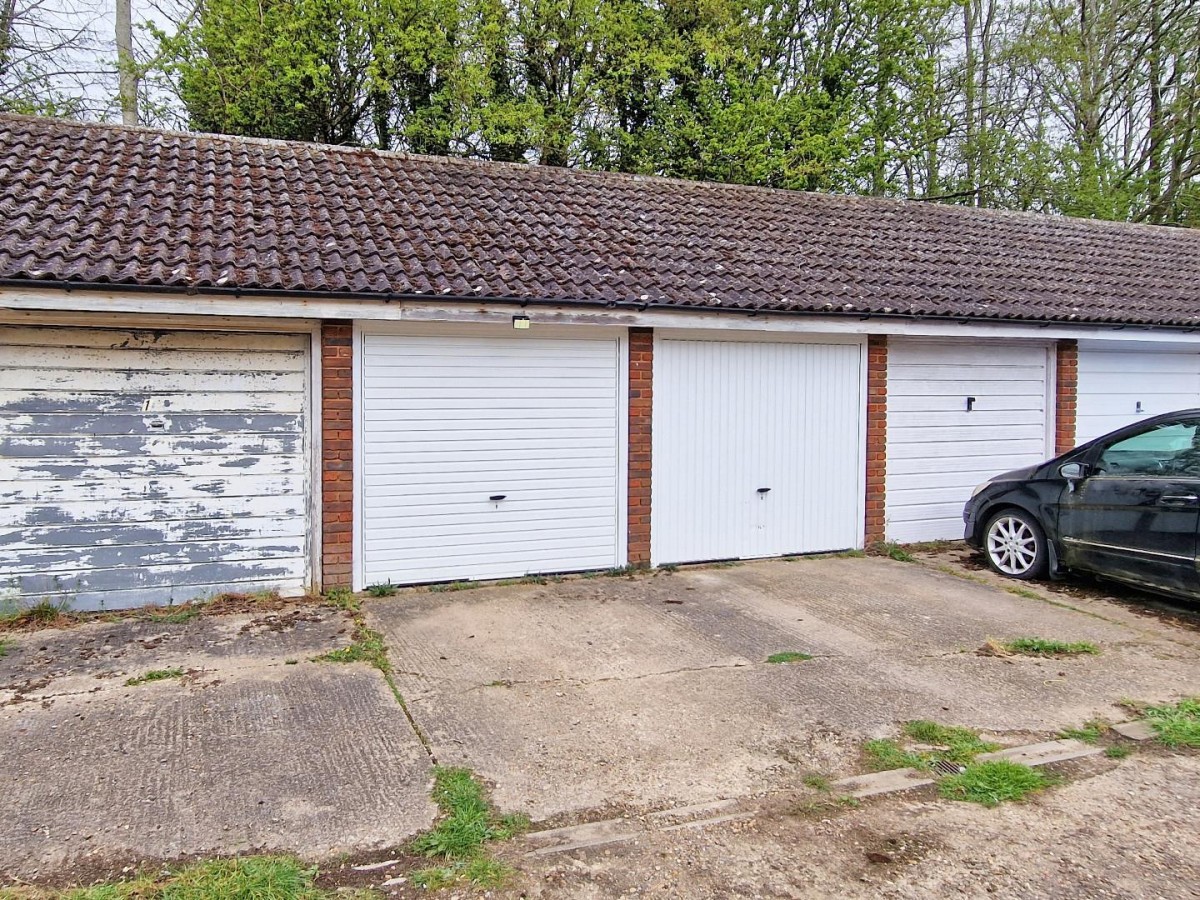 Burleigh Piece, Buckingham