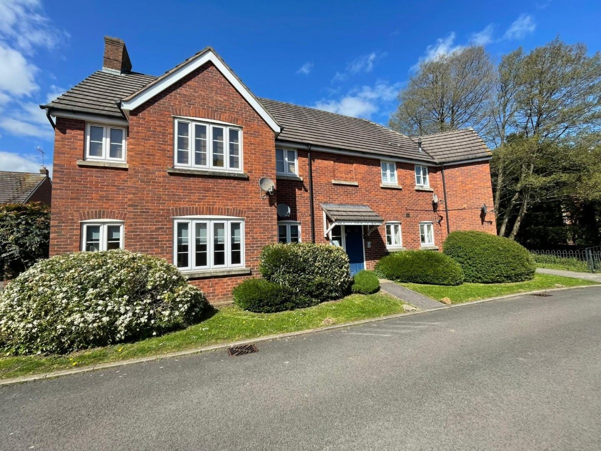 Castle Stream Court, Dursley, GL11 5GN
