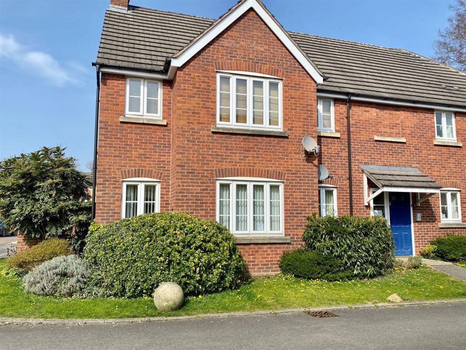 Castle Stream Court, Dursley, GL11 5GN