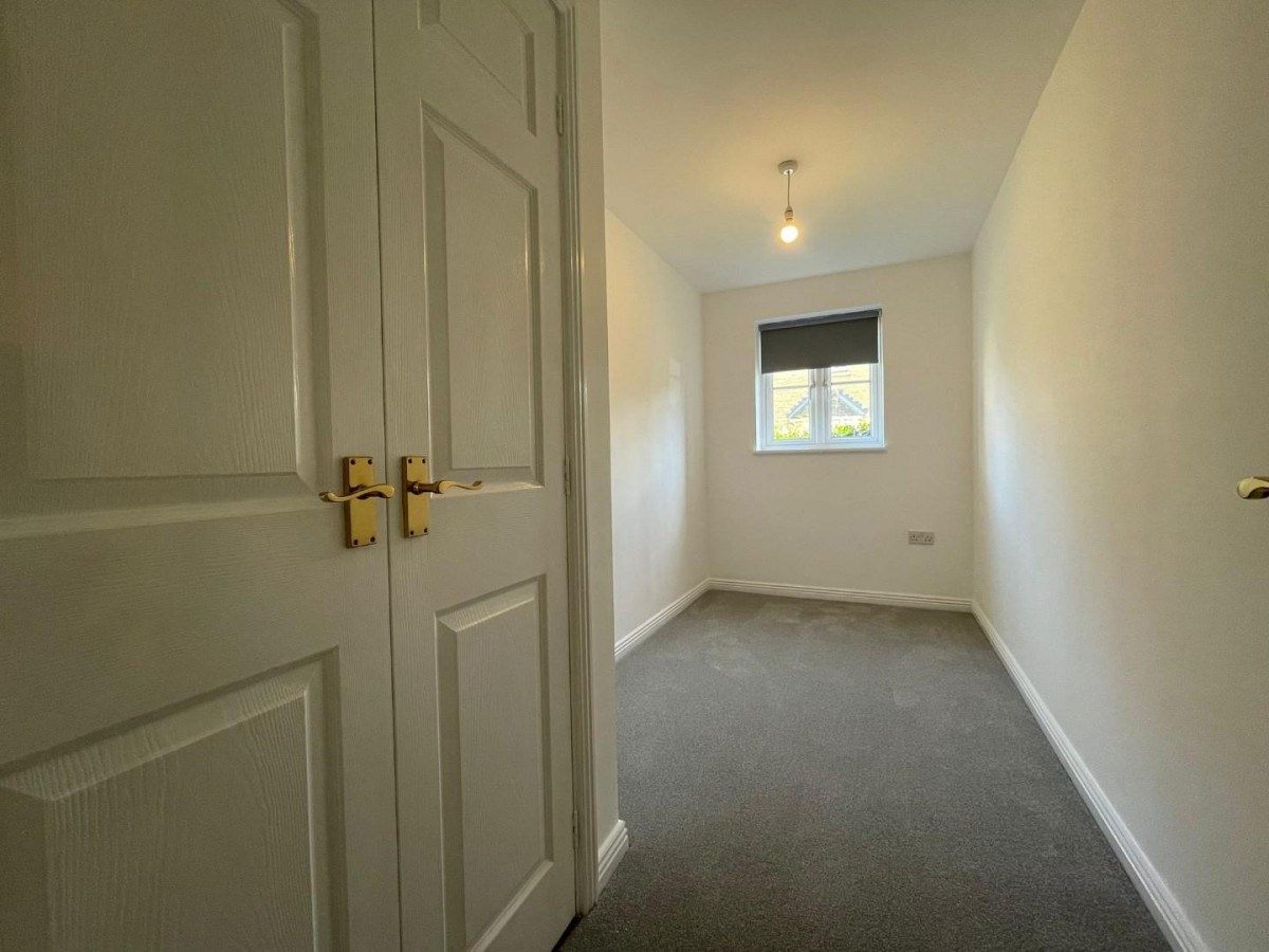 Castle Stream Court, Dursley, GL11 5GN
