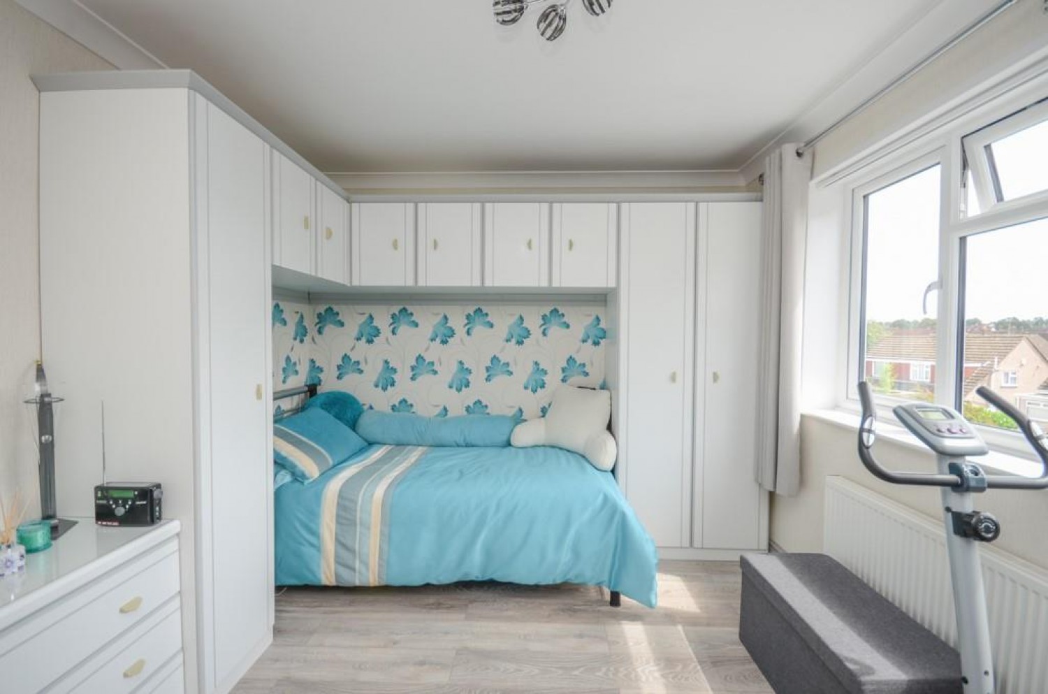 Stockwell Close, Mangotsfield, Bristol, BS16 6XB