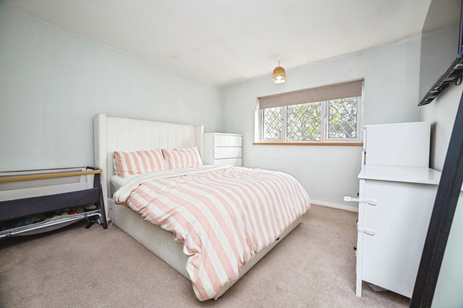 3 bedroom House for sale in Whinside Crescent, Thurnscoe, Rotherham