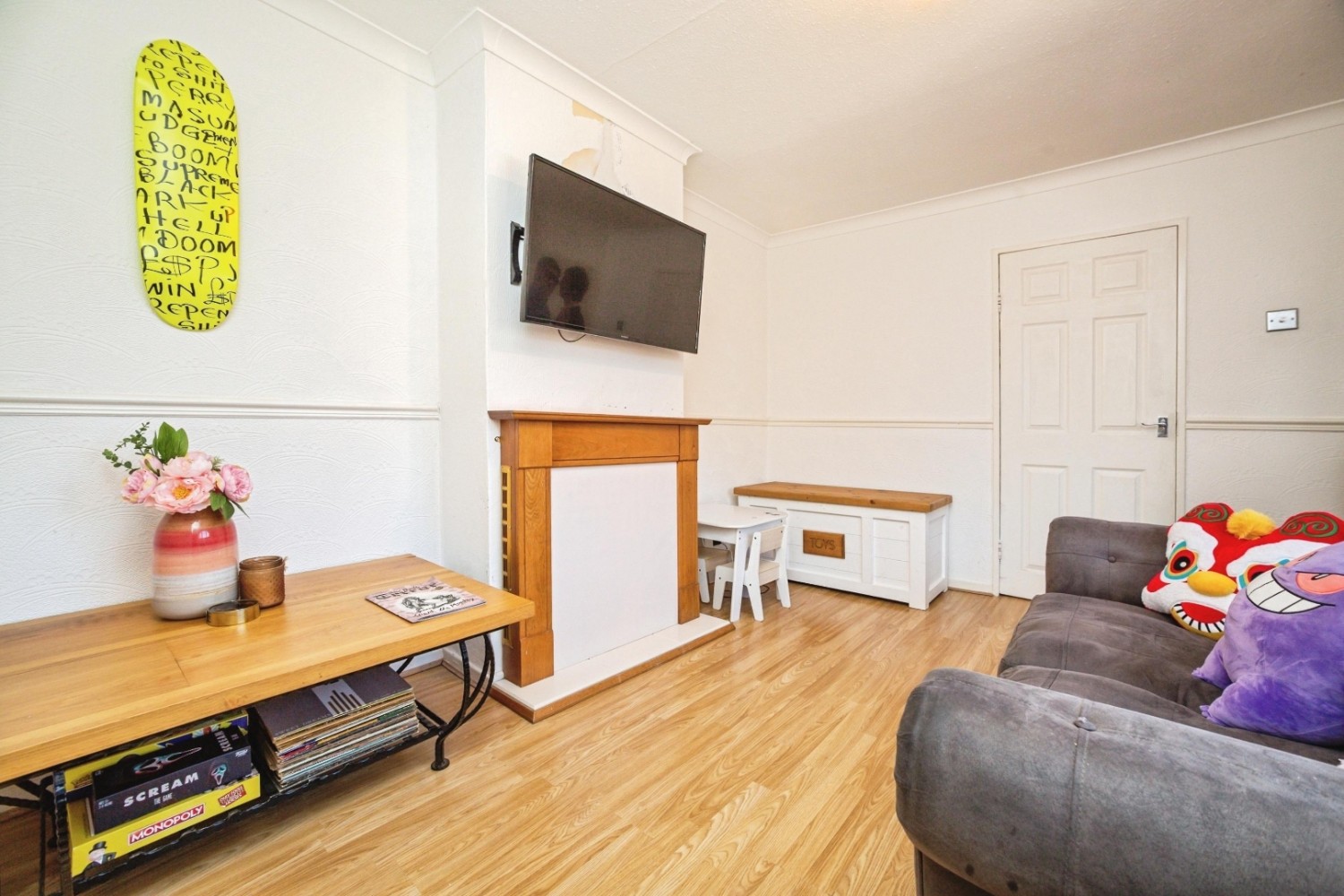 3 bedroom House for sale in Whinside Crescent, Thurnscoe, Rotherham