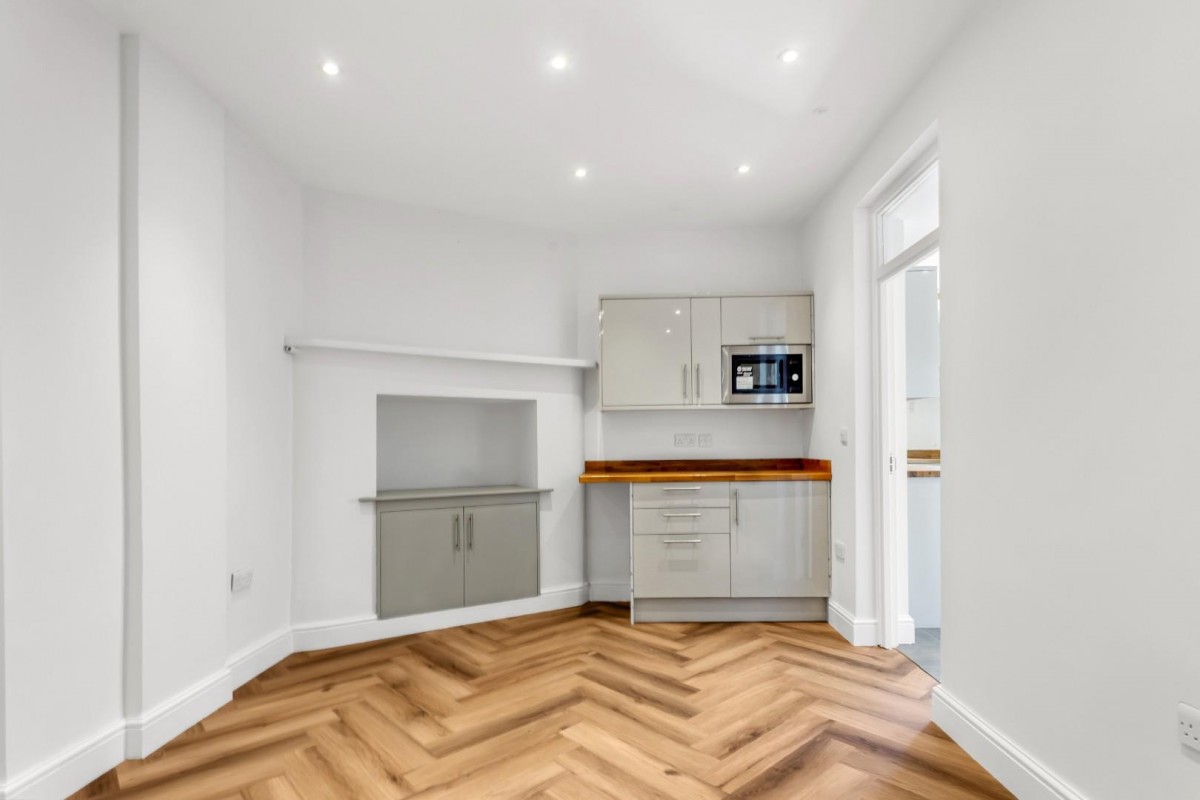 Upper Clapton Road, London, E5