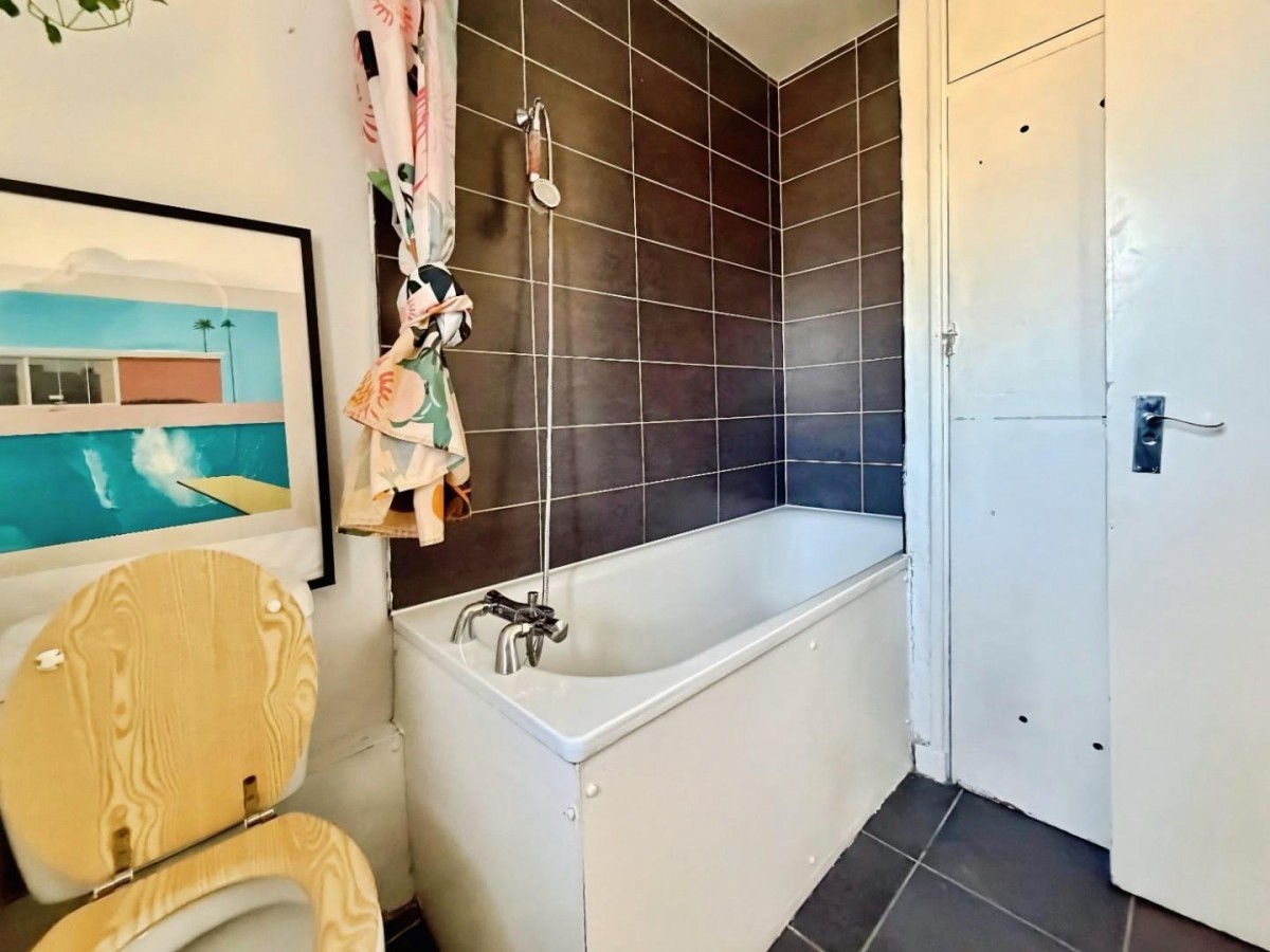 Sidney Street, London, E1