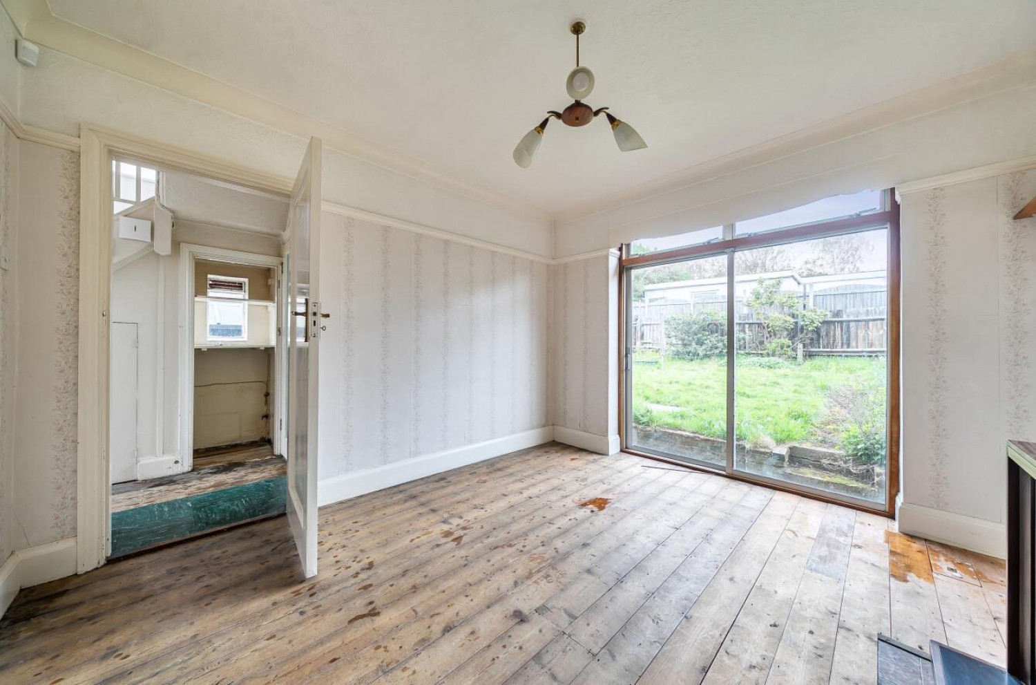 South Park Crescent, London, SE6 1JS