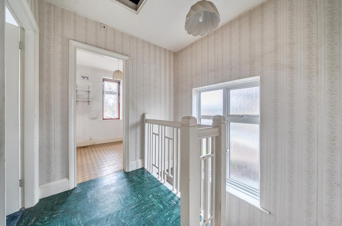 South Park Crescent, London, SE6 1JS