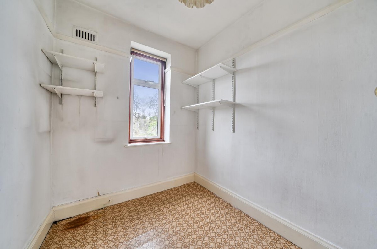 South Park Crescent, London, SE6 1JS