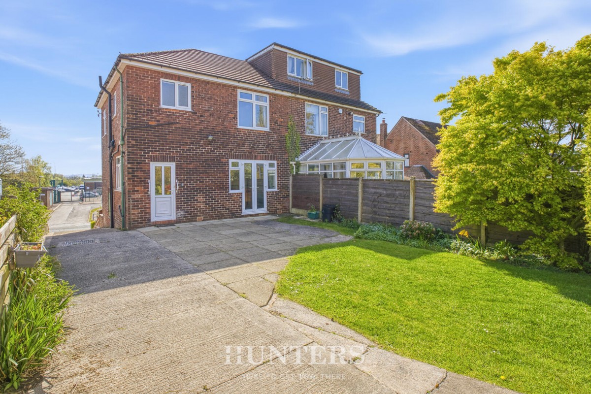 Rochdale Road, Middleton, Manchester, M24